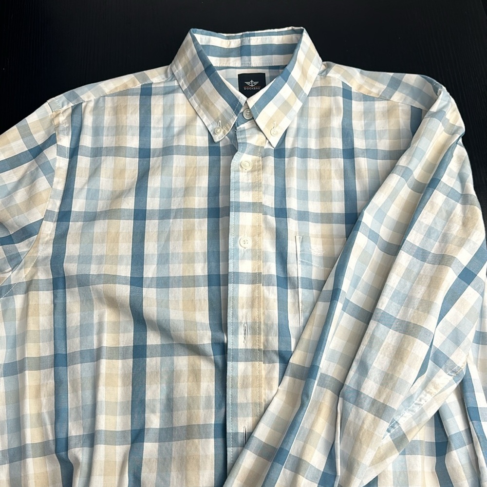 Dockers Blue, White & Beige plaid button-up shirt Men’s size Medium